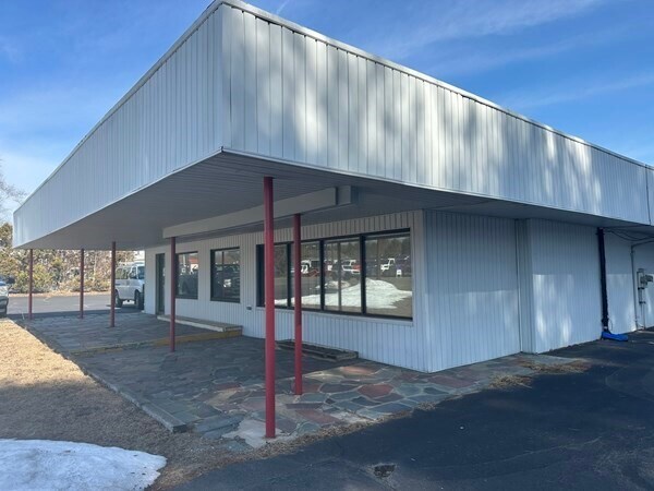 901 Southampton Rd, Westfield, MA à vendre - Photo du bâtiment - Image 2 de 10