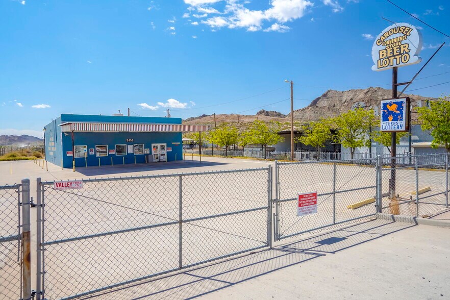 3450 McNutt Rd, El Paso, TX à vendre - Photo du bâtiment - Image 3 de 15