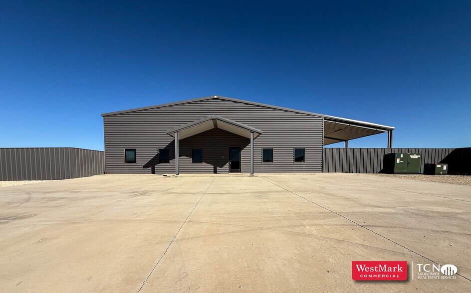 6615 Winfield Avenue, Lubbock, TX à louer - Photo du bâtiment - Image 1 de 7