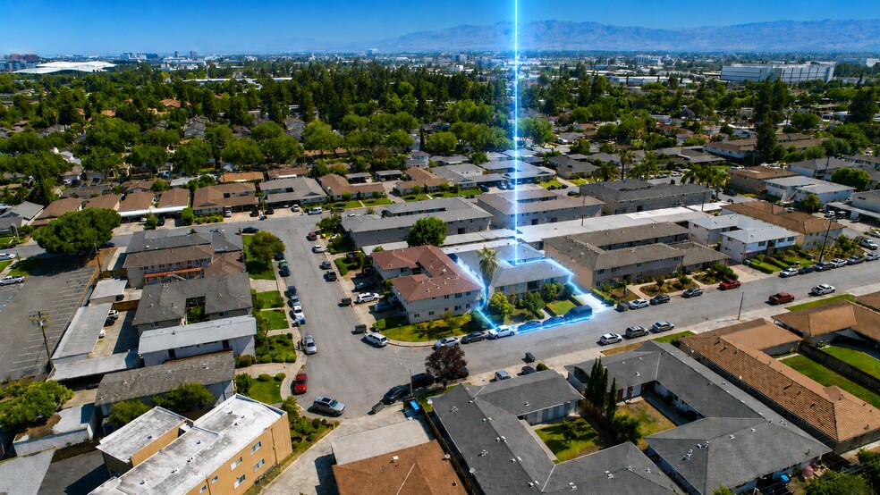 2173 Aza Dr, Santa Clara, CA à vendre - Photo du bâtiment - Image 2 de 14