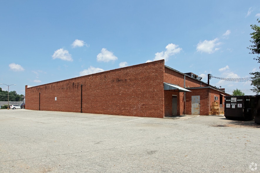4701 W Gate City Blvd, Greensboro, NC for sale - Building Photo - Image 3 of 4