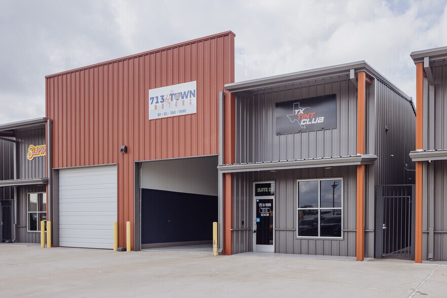 8990 Parkwest Dr, Houston, TX à louer - Photo du bâtiment - Image 1 de 16