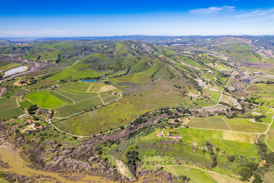 211 Mail Rd, Lompoc, CA for sale - Building Photo - Image 1 of 7