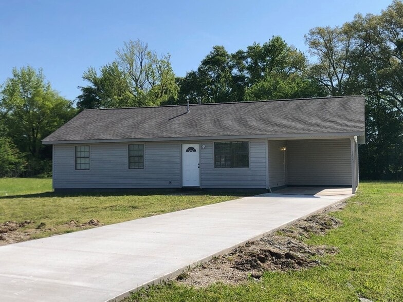 Rental Portfolio Package (10 Units) portfolio of 6 properties for sale on LoopNet.ca - Building Photo - Image 2 of 7