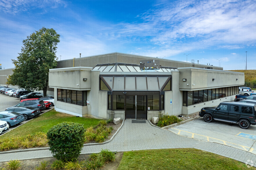 7381 Pacific Cir, Mississauga, ON for lease - Building Photo - Image 1 of 4