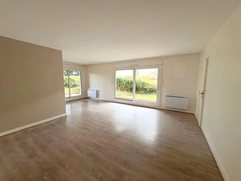 Bureau dans Saint-Germain-en-Laye à vendre - Photo du bâtiment - Image 3 de 11