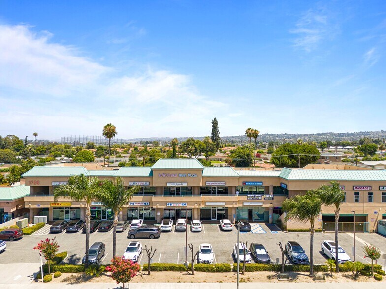 1788 Sierra Leone Ave, Rowland Heights, CA à louer - Photo du bâtiment - Image 2 de 15