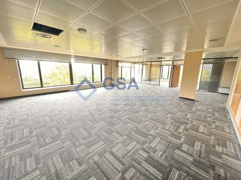 Bureau dans Lieusaint à louer - Photo intérieure - Image 1 de 8