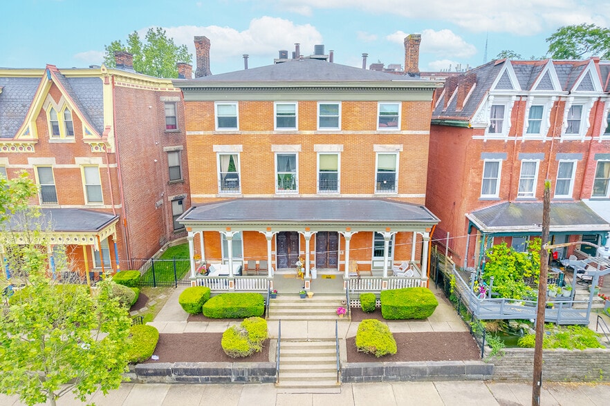 Faulsey Flats Apartments portfolio of 2 properties for sale on LoopNet.ca - Building Photo - Image 3 of 48