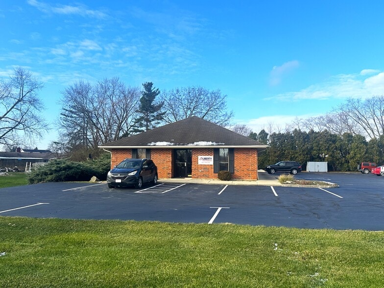 Portfolio of Two (2) Office Buildings portfolio of 2 properties for sale on LoopNet.ca - Building Photo - Image 2 of 18