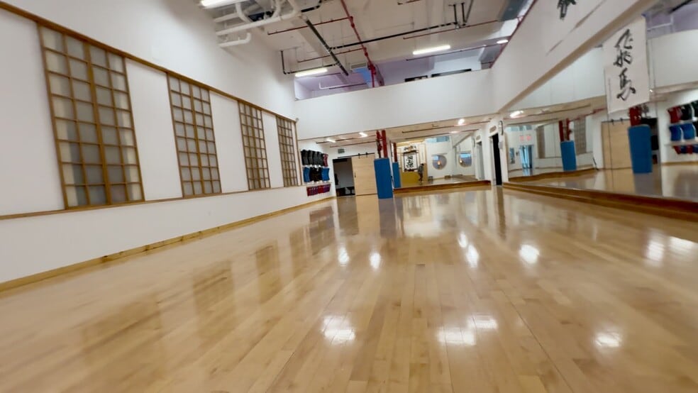 252 W 30th St, New York, NY for lease - Commercial Listing Video - Image 2 of 10