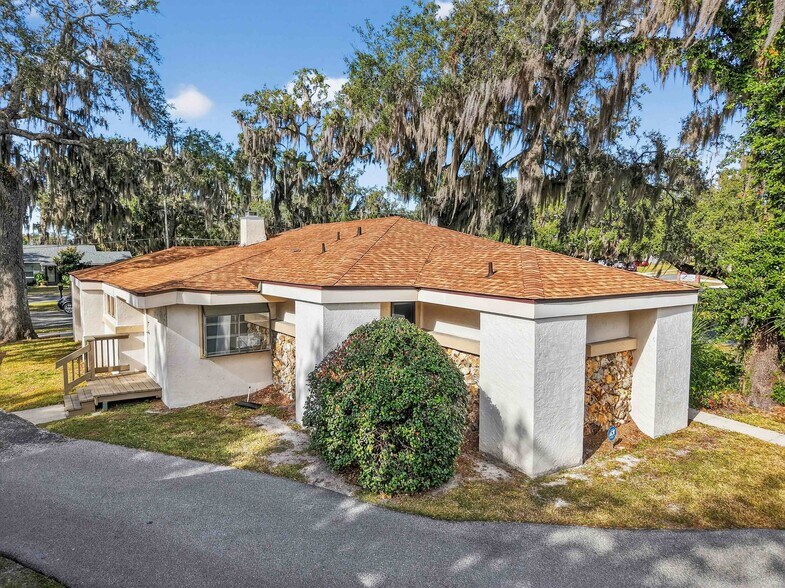 708 Lee St, Leesburg, FL à vendre - Photo du bâtiment - Image 3 de 29
