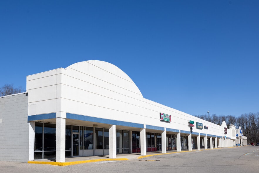 260-300 W Carleton Rd, Hillsdale, MI à louer - Photo du bâtiment - Image 3 de 9