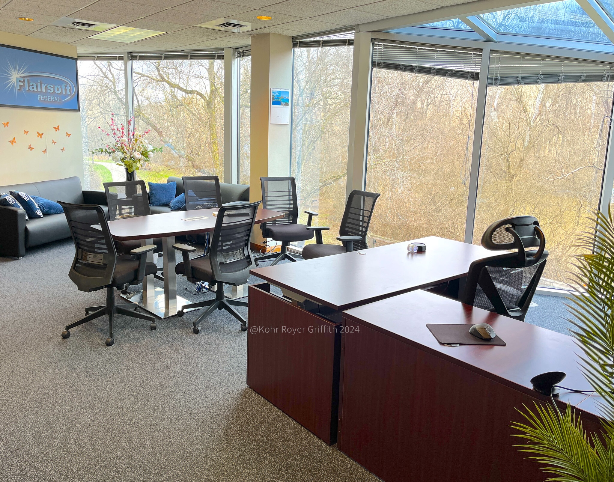 7716-7720 Rivers Edge Dr, Columbus, OH for lease Building Photo- Image 1 of 4