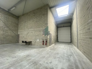 Flex in Ennery for lease Interior Photo- Image 1 of 5