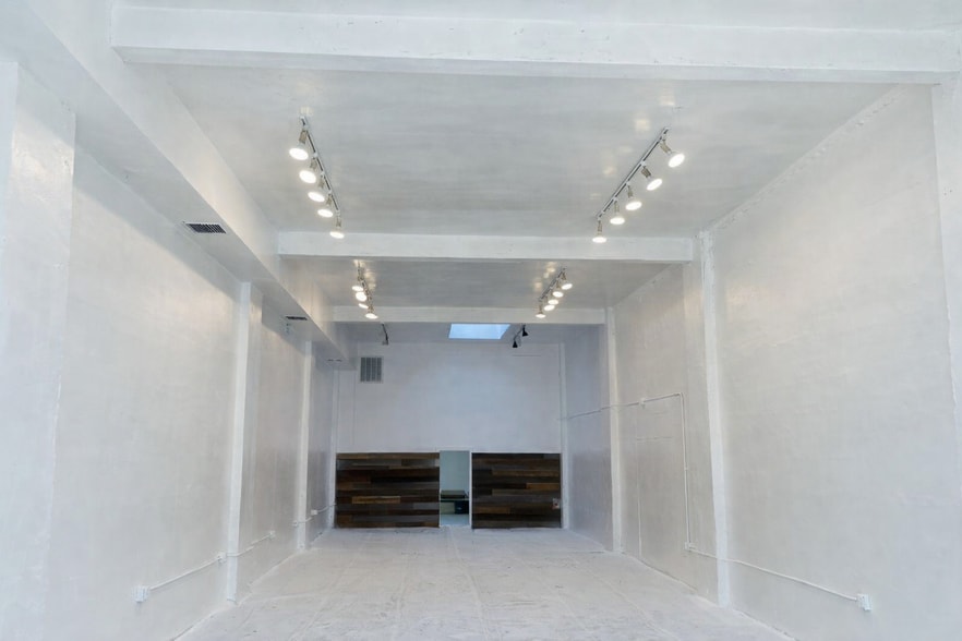 2105 Central Ave, Saint Petersburg, FL for lease - Building Photo - Image 2 of 5