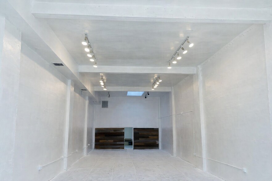 2105 Central Ave, Saint Petersburg, FL à louer - Photo du bâtiment - Image 2 de 5