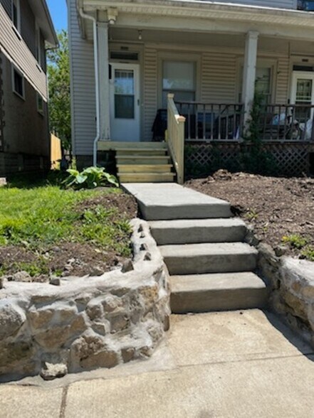 2480 Deming Ave, Columbus, OH à vendre - Photo du bâtiment - Image 2 de 8