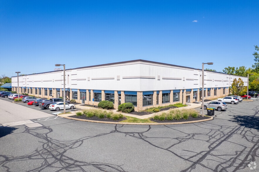 4110 Butler Pike, Plymouth Meeting, PA for lease - Building Photo - Image 2 of 7