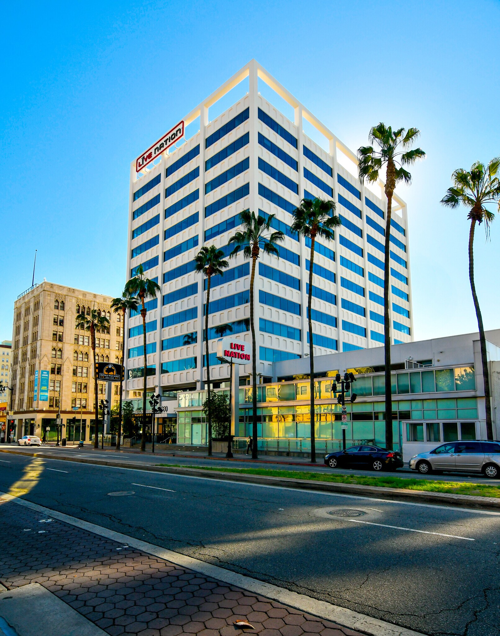 7060 Hollywood Blvd, Los Angeles, CA à louer Photo du bâtiment- Image 1 de 12