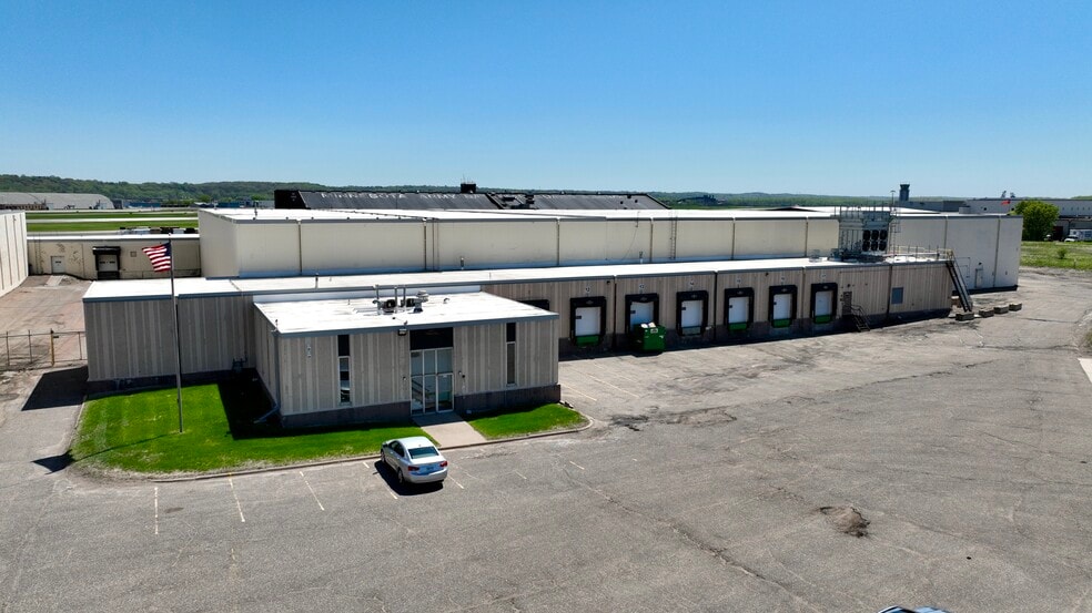 260 Chester St, Saint Paul, MN for lease - Building Photo - Image 2 of 11