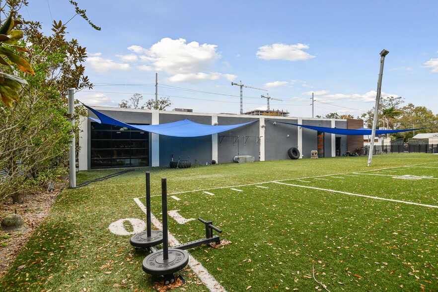 3330 W Cypress St, Tampa, FL à louer - Photo du bâtiment - Image 2 de 85