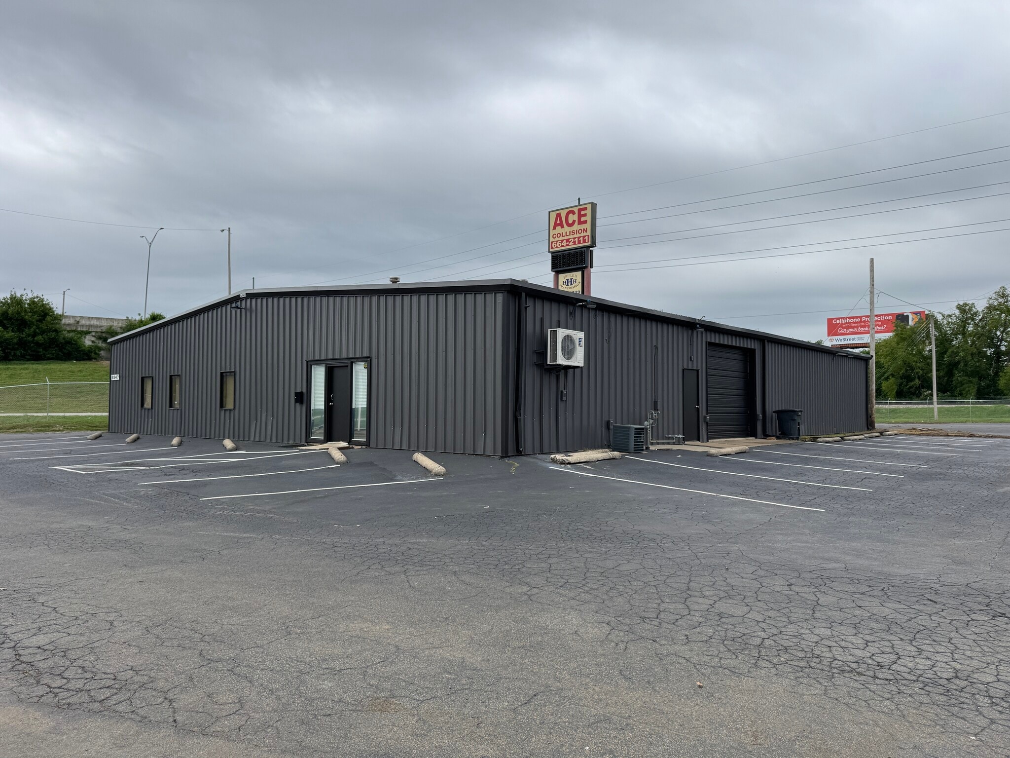 6547 E Skelly Dr, Tulsa, OK for lease Primary Photo- Image 1 of 23