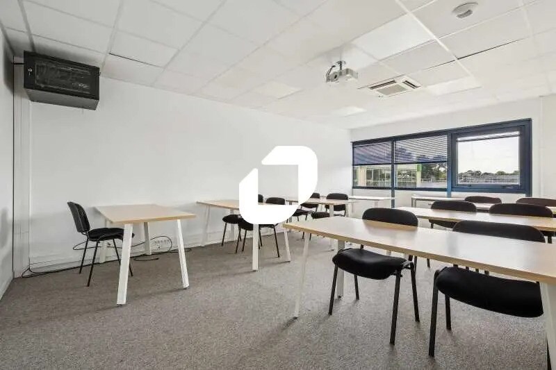 Office in Mérignac for lease - Interior Photo - Image 3 of 6