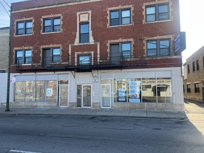 3401-3409 W Fullerton Ave, Chicago, IL à louer - Photo du bâtiment - Image 1 de 32