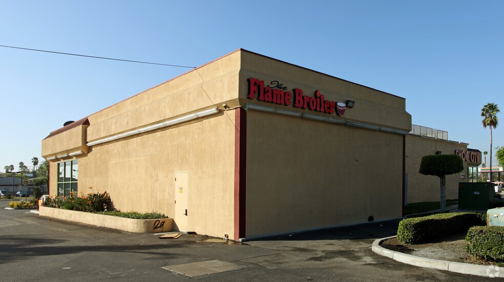 101-109 E Ball Rd, Anaheim, CA à louer - Photo du bâtiment - Image 3 de 3