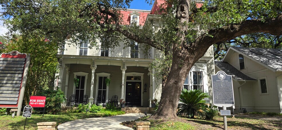 702 Rio Grande St, Austin, TX à louer - Photo du bâtiment - Image 3 de 12