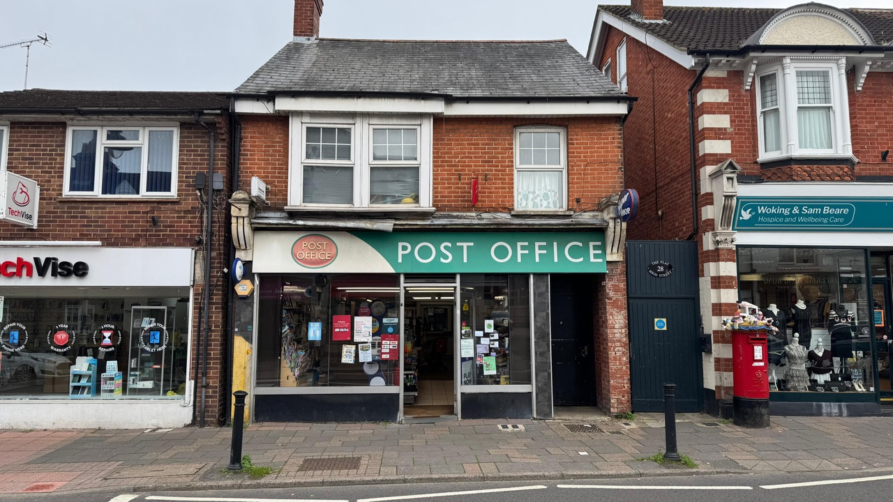 30 High St, Bagshot for sale Primary Photo- Image 1 of 6