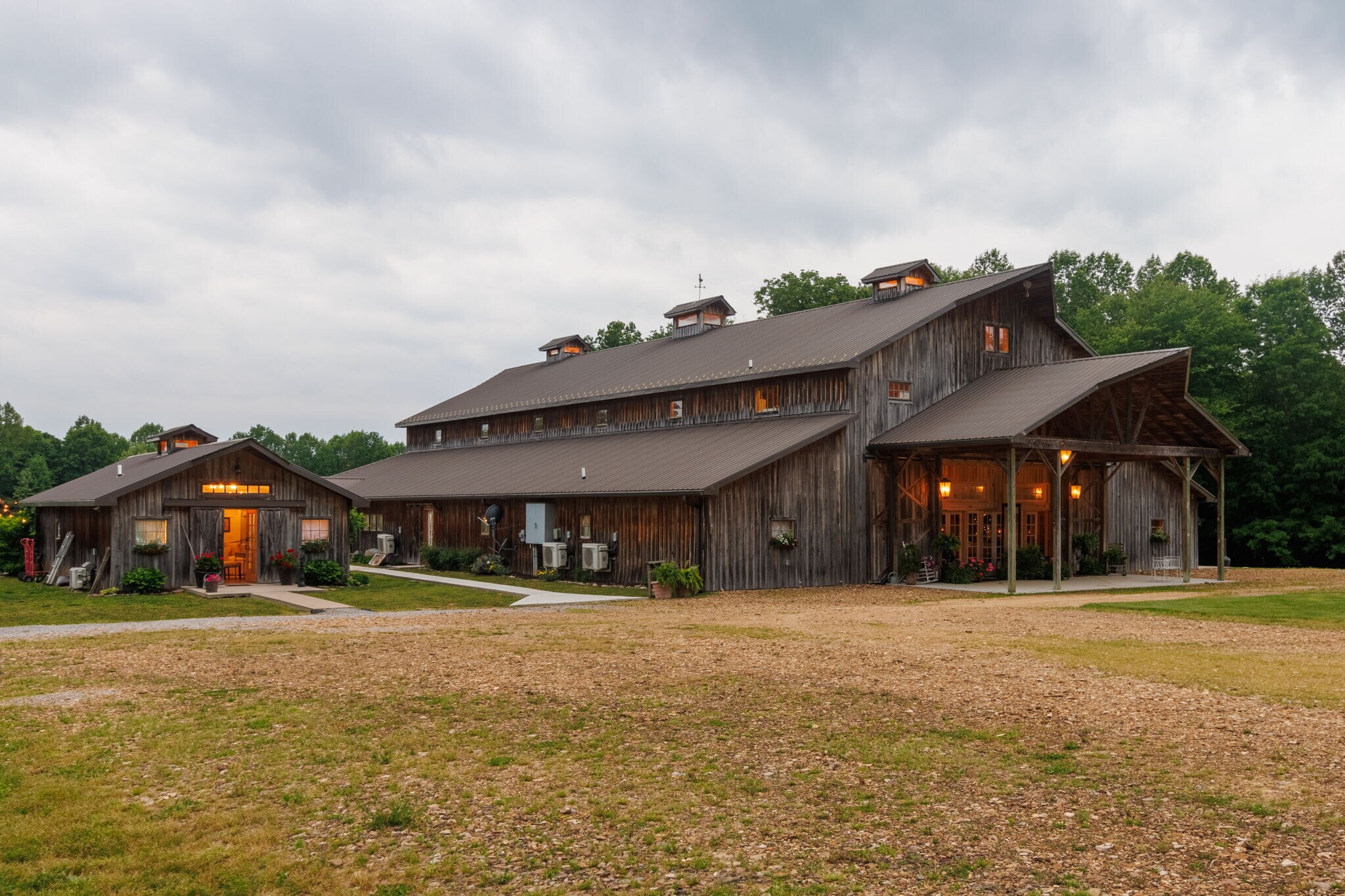 6863 E Highway 80, Russell Springs, KY à vendre Photo principale- Image 1 de 1