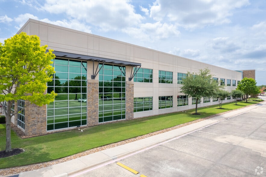 6380 Rogerdale Rd, Houston, TX à louer - Photo du bâtiment - Image 2 de 4