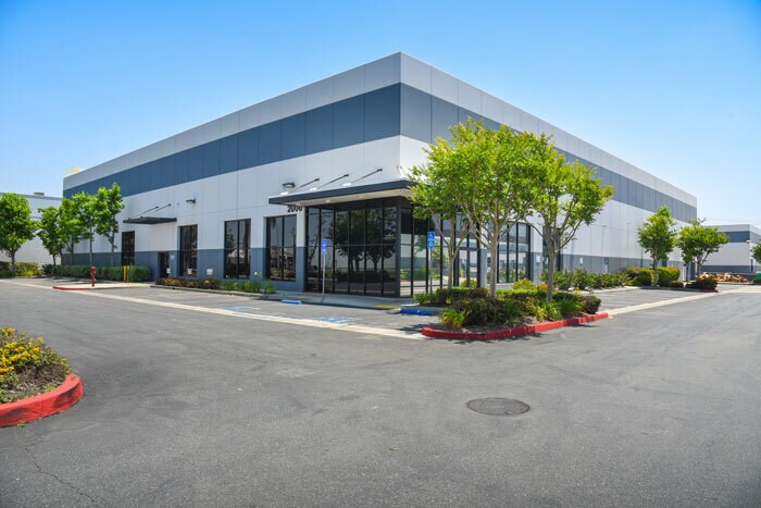 1340-1400 S State College Blvd, Anaheim, CA à louer Photo du bâtiment- Image 1 de 3