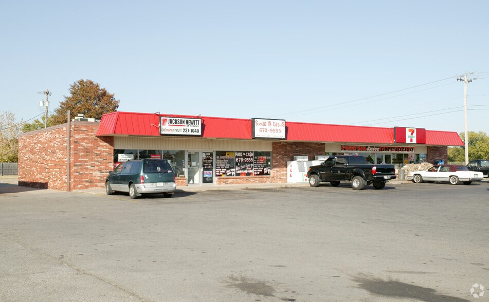 4849-4861 SE 44th St, Oklahoma City, OK for lease - Building Photo - Image 2 of 5