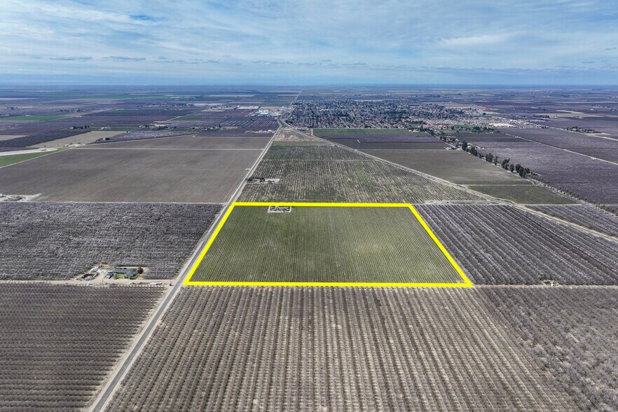 800 S Howard Ave, Kerman, CA for sale - Building Photo - Image 2 of 12