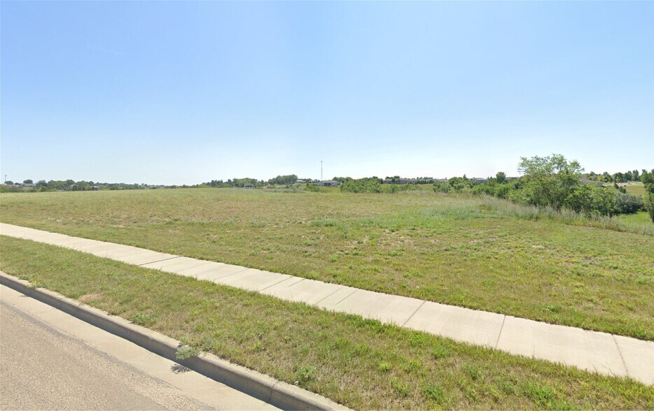 21st Ave SE, Minot, ND à vendre - Autre - Image 2 de 4