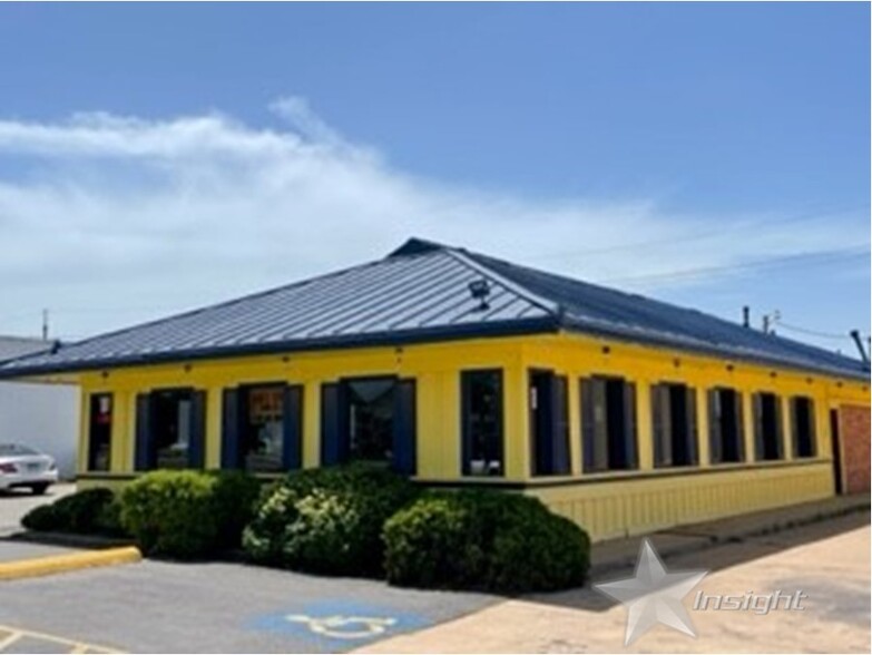 2122 W Gore Blvd, Lawton, OK for sale - Building Photo - Image 1 of 3