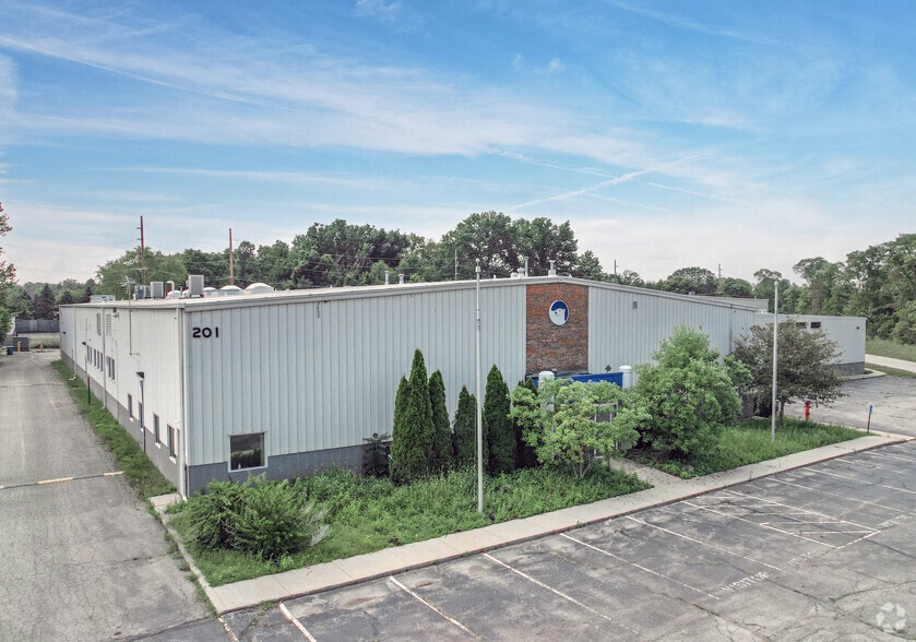 201 W Carmel Dr, Carmel, IN for lease - Building Photo - Image 3 of 35