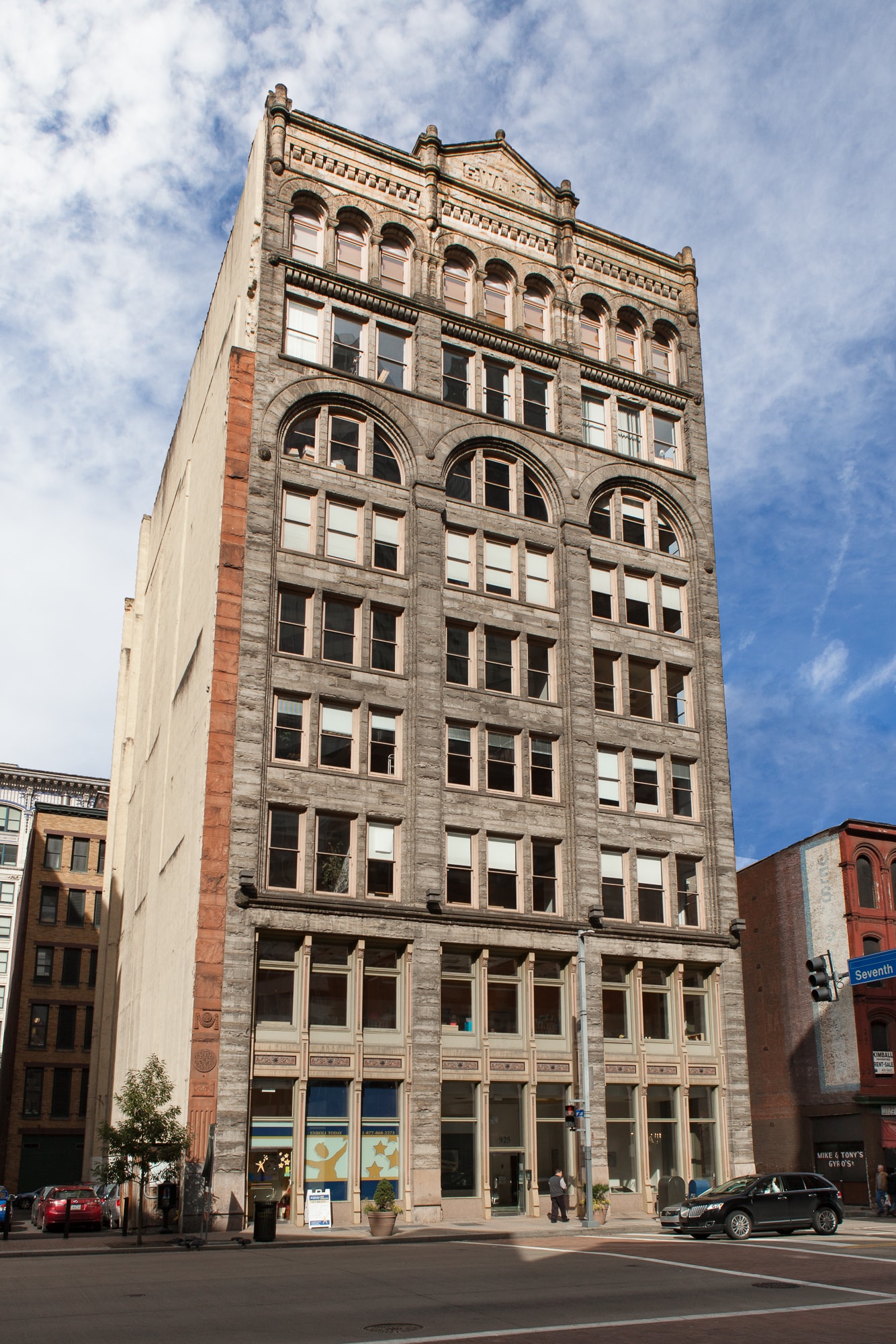 925 Liberty Ave, Pittsburgh, PA for lease Building Photo- Image 1 of 9