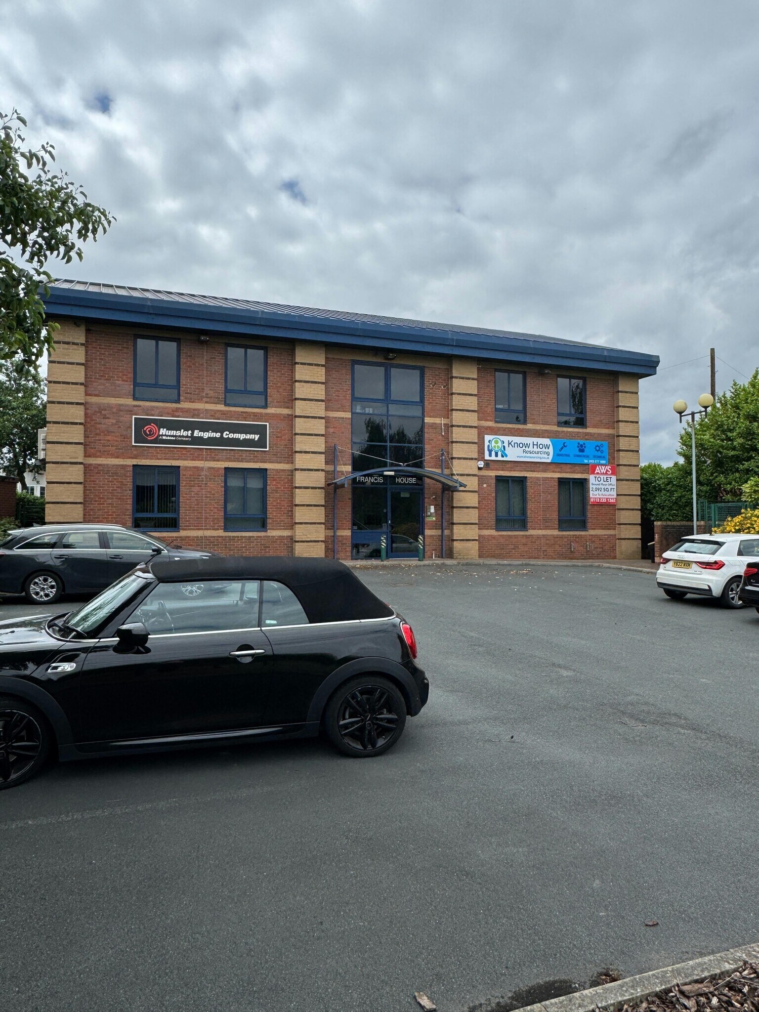 George Mann Rd, Leeds for lease Primary Photo- Image 1 of 4