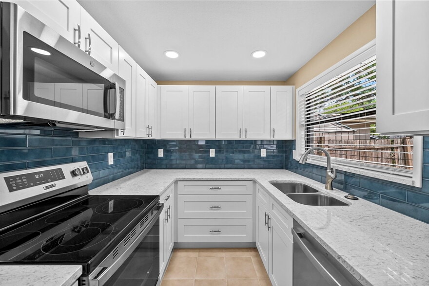 1193 Bass Blvd, Dunedin, FL à vendre - Photo du bâtiment - Image 2 de 6