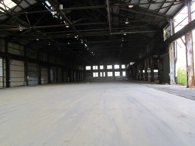 1290 Poland Ave, Youngstown, OH à louer - Photo du bâtiment - Image 3 de 12