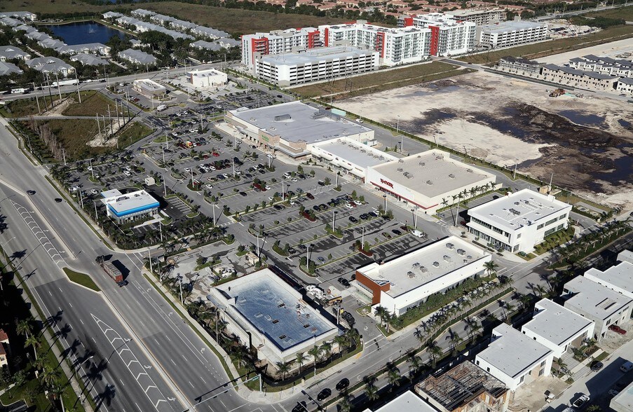 NW 107th Ave & NW 74th St, Doral, FL à louer - Aérien - Image 2 de 4