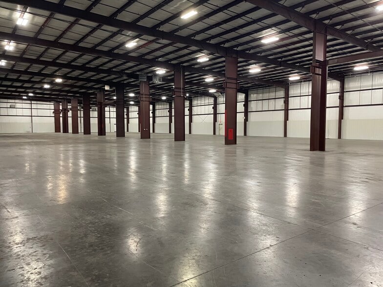 170 Marble Rd, Statesville, NC for sale - Interior Photo - Image 2 of 4