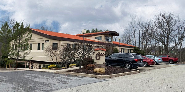 6000 Waterdam Plaza Dr, McMurray, PA à louer - Photo du bâtiment - Image 2 de 7