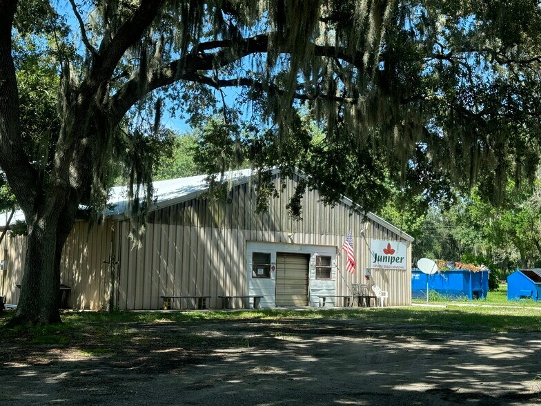 10605 Lithia Pinecrest Rd, Lithia, FL à vendre - Photo du bâtiment - Image 2 de 14