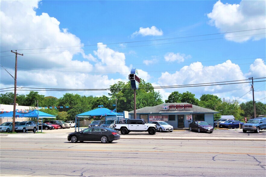 4800 Rigsby Ave, San Antonio, TX à louer - Photo du bâtiment - Image 2 de 11