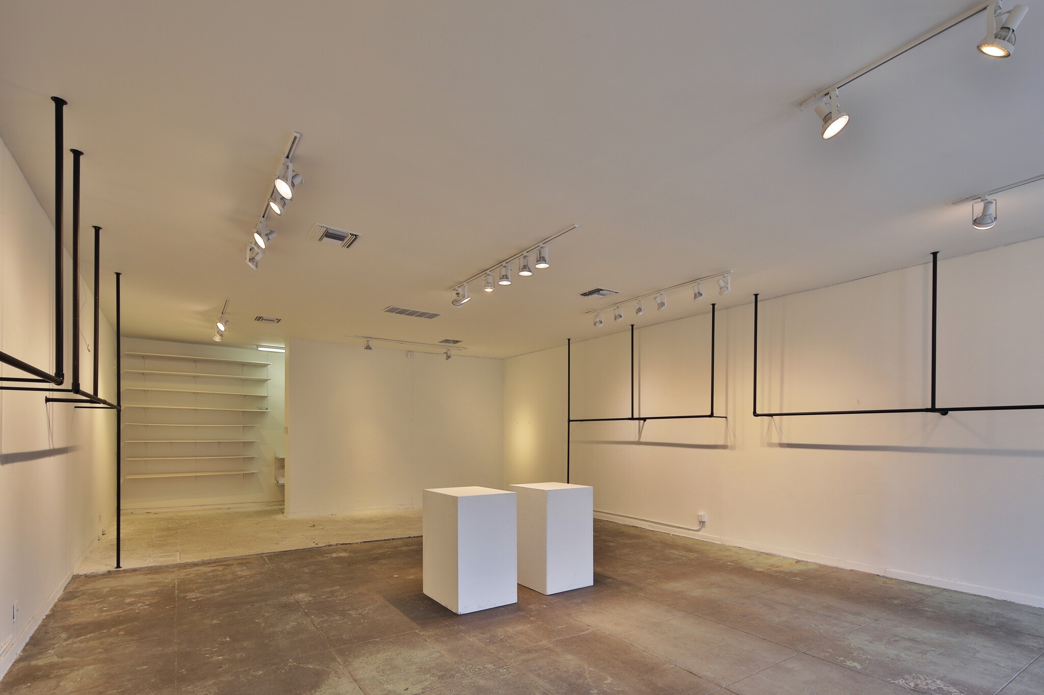 638-644 N Robertson Blvd, West Hollywood, CA for lease Interior Photo- Image 1 of 5